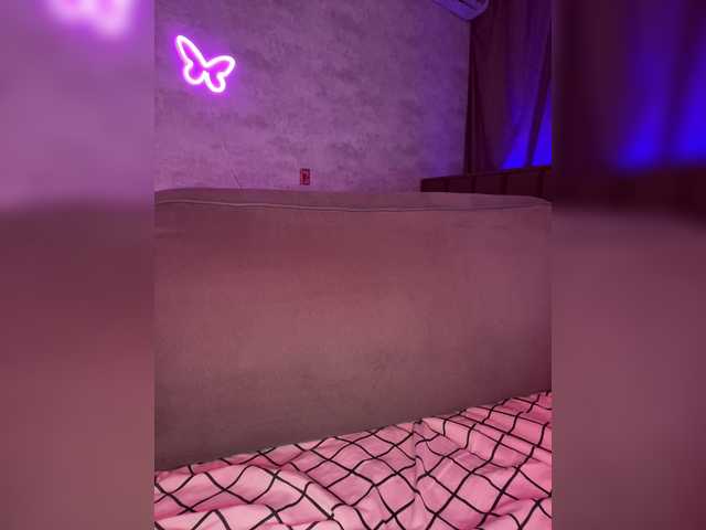 ButttFly's BongaCams show and profile