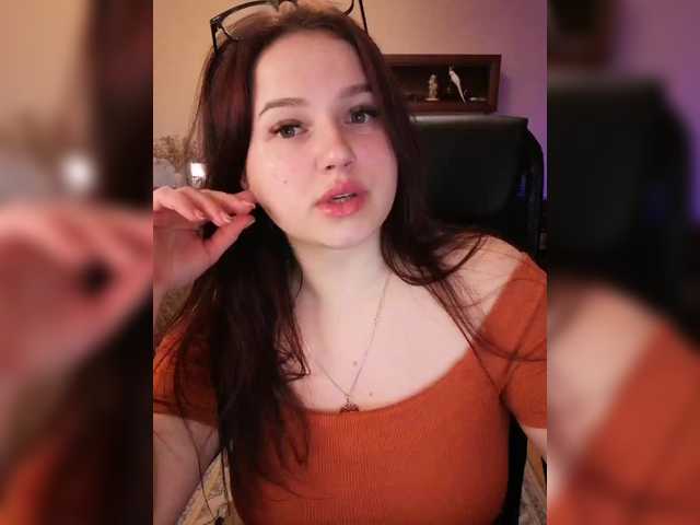 le modèle JuliaHesperaks est en webcam porno dans un show sur le site bongacams, il possède les tags suivants: White/Caucasian,Brunette,Shaved