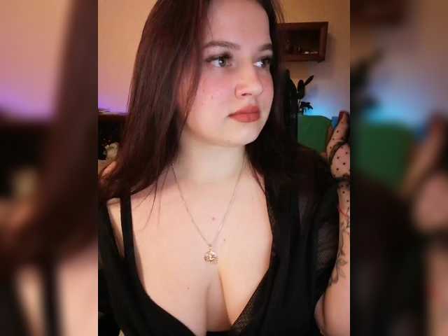 Yulua1285's BongaCams show and profile