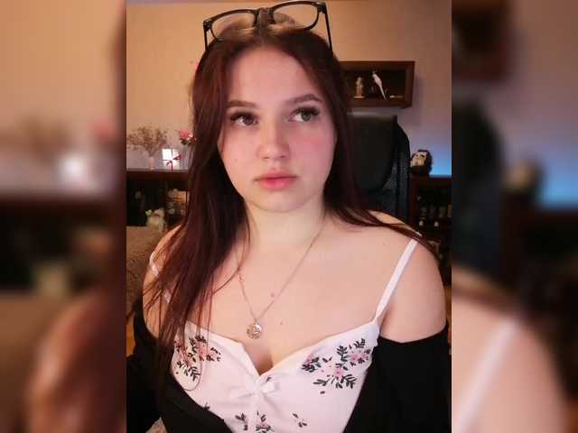 le modèle JuliaHesperaks est en webcam porno dans un show sur le site bongacams, il possède les tags suivants: White/Caucasian,Brunette,Shaved