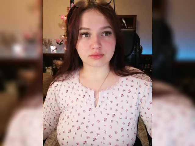 Yulua1285 live cam profile