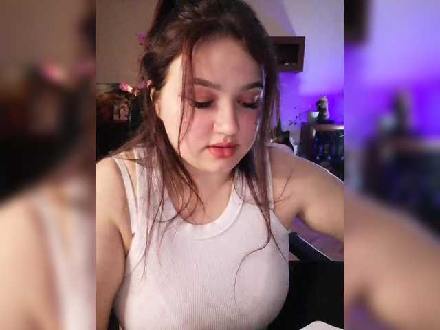 Yulua1285's BongaCams show and profile