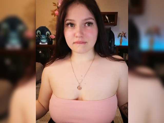 Yulua1285's BongaCams show and profile