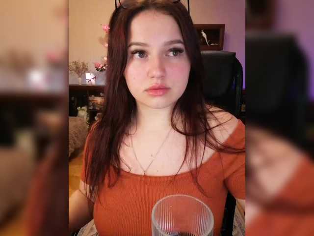 Yulua1285 live cam profile