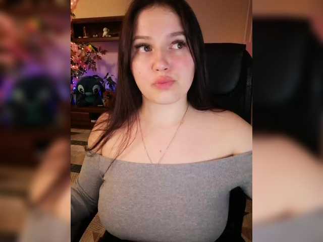 Yulua1285's BongaCams show and profile