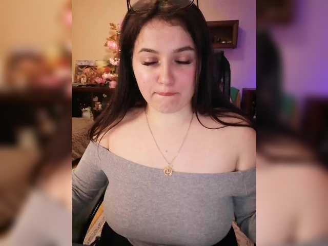 Yulua1285's BongaCams show and profile