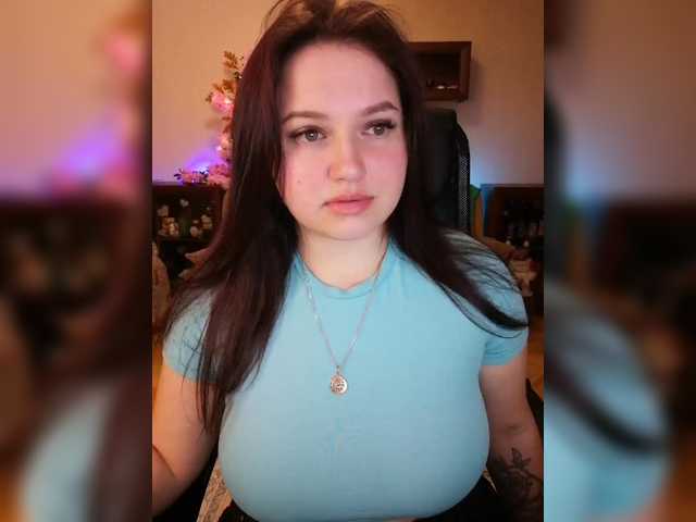 Yulua1285's BongaCams show and profile