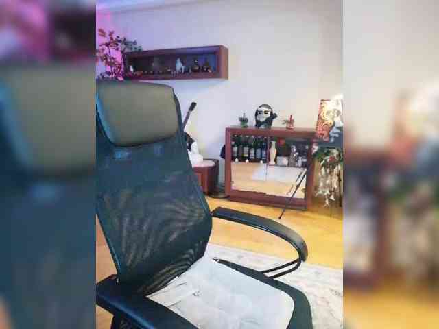 JuliaHesperaks webcam