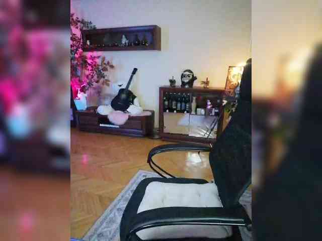 JuliaHesperaks webcam