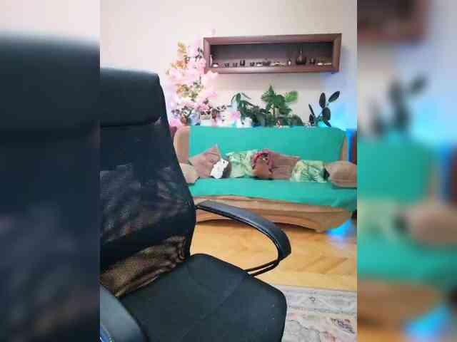 JuliaHesperaks webcam