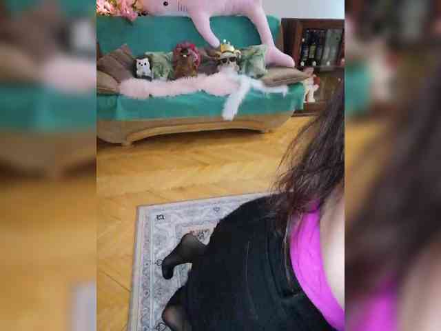 JuliaHesperaks webcam