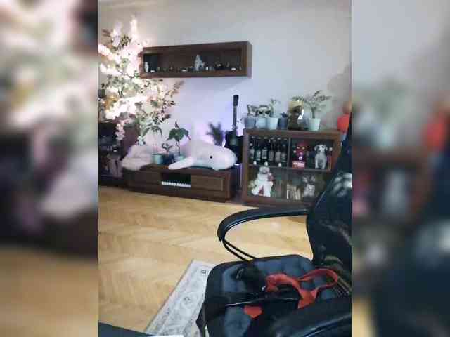 JuliaHesperaks webcam