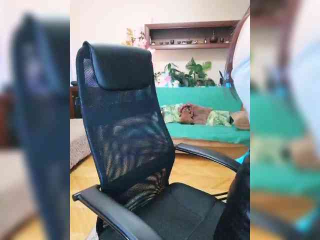 JuliaHesperaks webcam