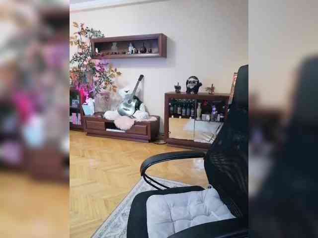 JuliaHesperaks webcam