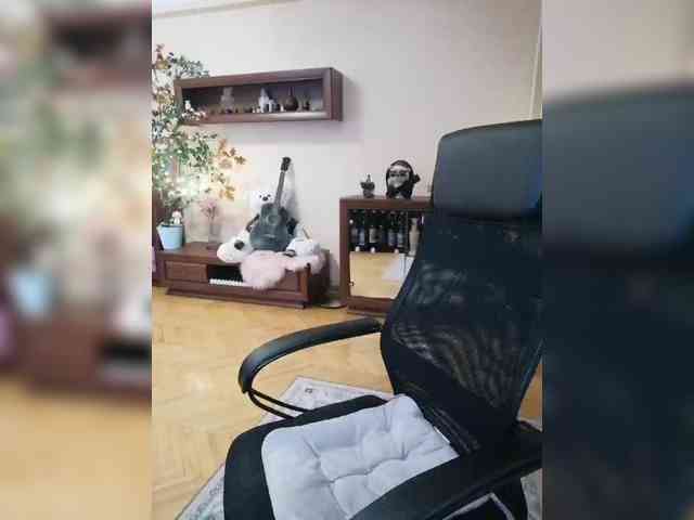 JuliaHesperaks webcam