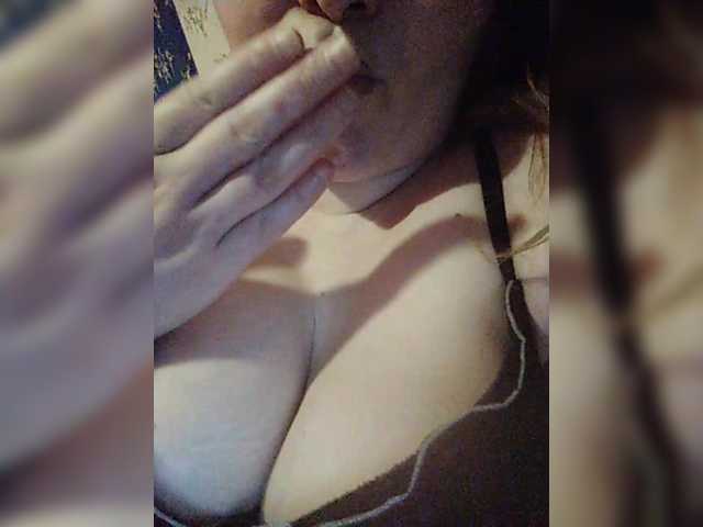 Marinet28 on BongaCams 