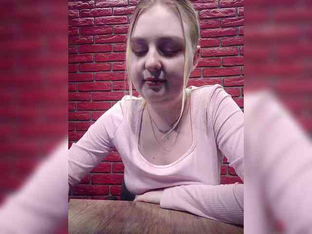 AliciaSvip webcam