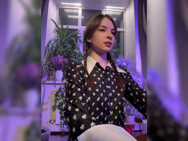 WednesdayFridayAddams webcam