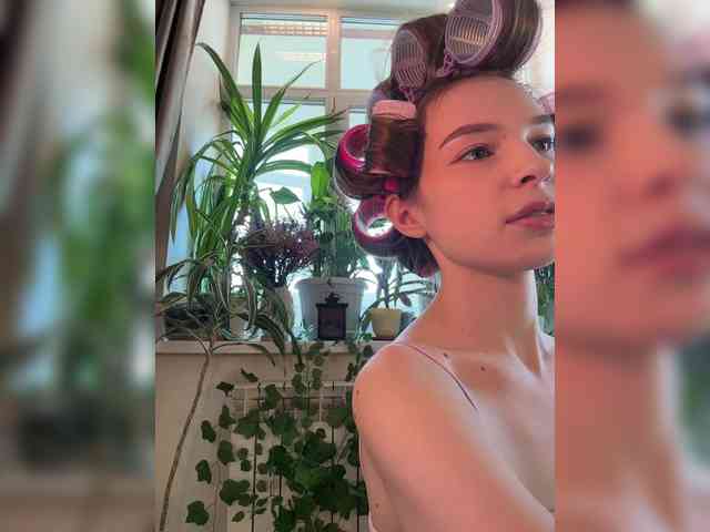 WednesdayFridayAddams webcam