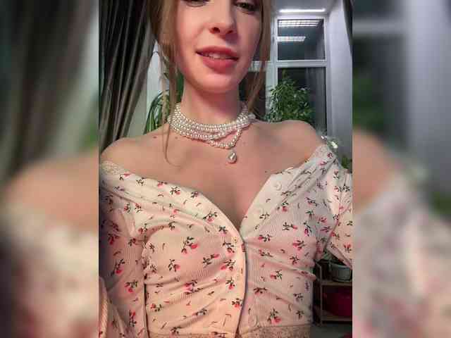 WednesdayFridayAddams webcam