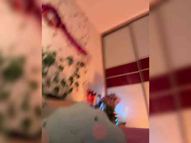 WednesdayFridayAddams webcam