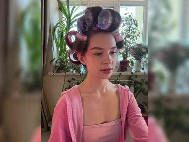 WednesdayFridayAddams webcam