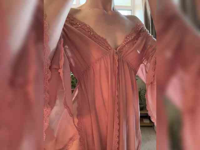 WednesdayFridayAddams webcam