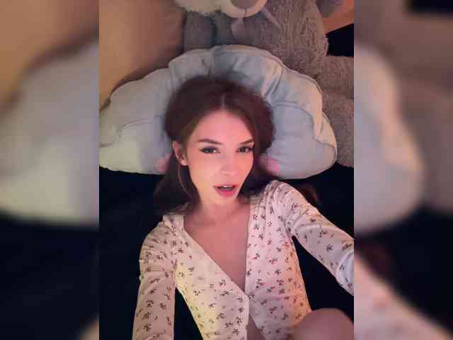 WednesdayFridayAddams webcam