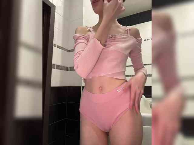 WednesdayFridayAddams webcam