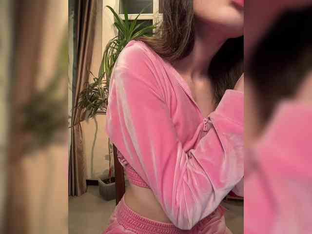 WednesdayFridayAddams webcam