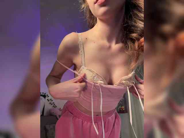 WednesdayFridayAddams webcam