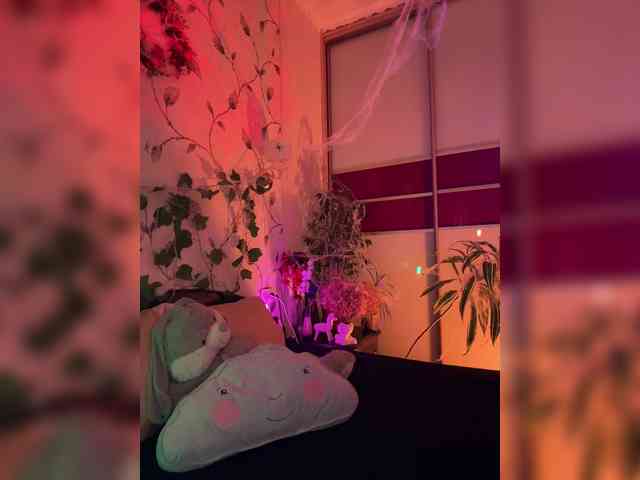 WednesdayFridayAddams webcam