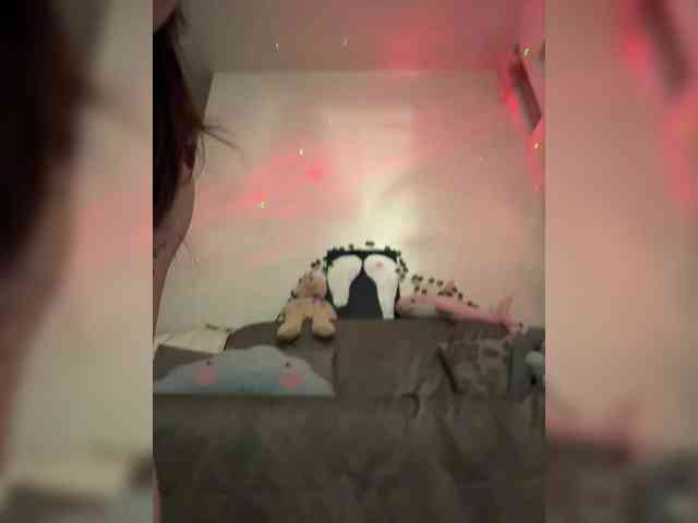 WednesdayFridayAddams webcam