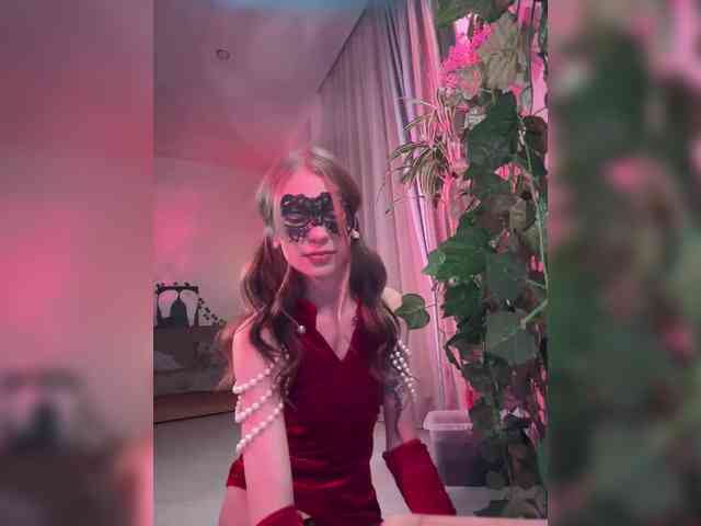 WednesdayFridayAddams webcam