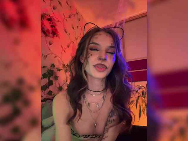 WednesdayFridayAddams webcam