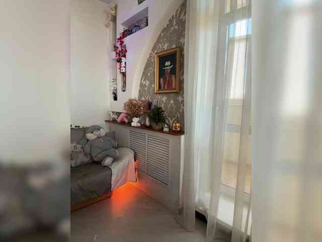 WednesdayFridayAddams webcam