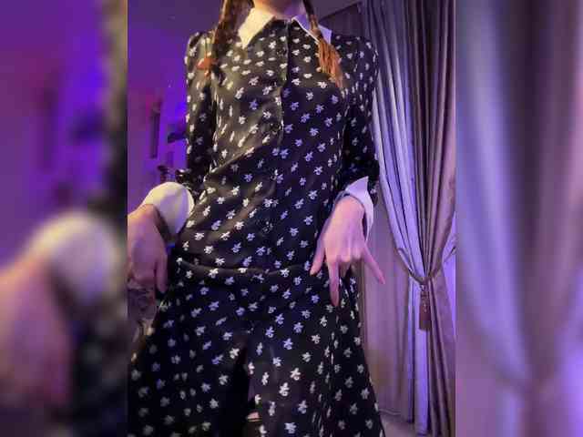 WednesdayFridayAddams webcam