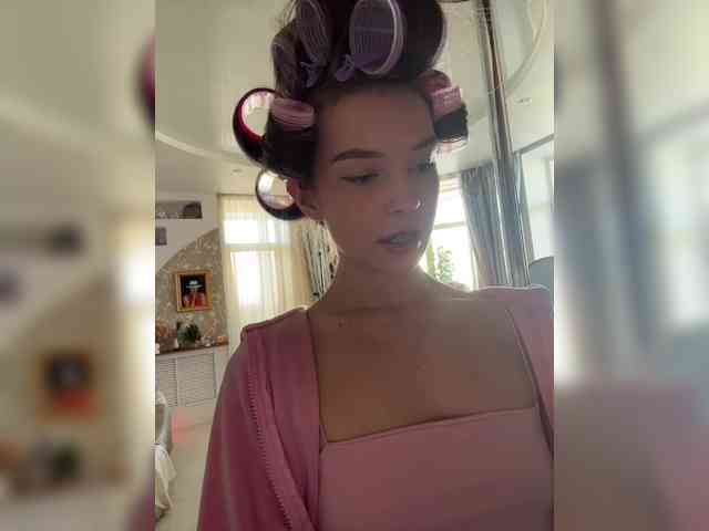 WednesdayFridayAddams webcam