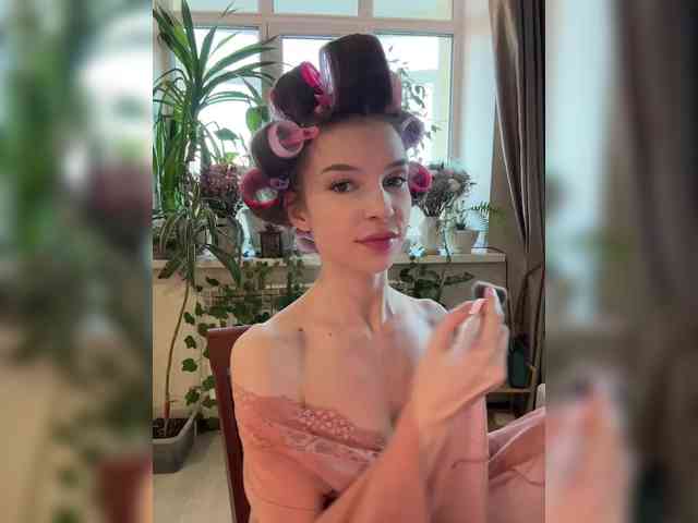 WednesdayFridayAddams webcam