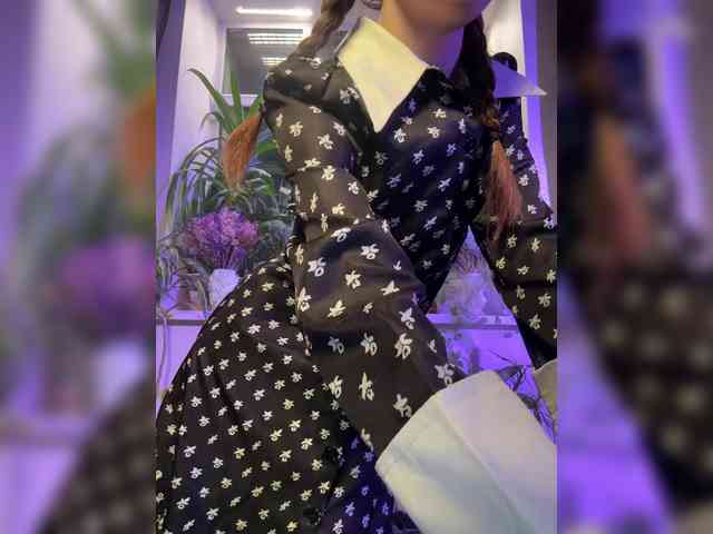 WednesdayFridayAddams webcam