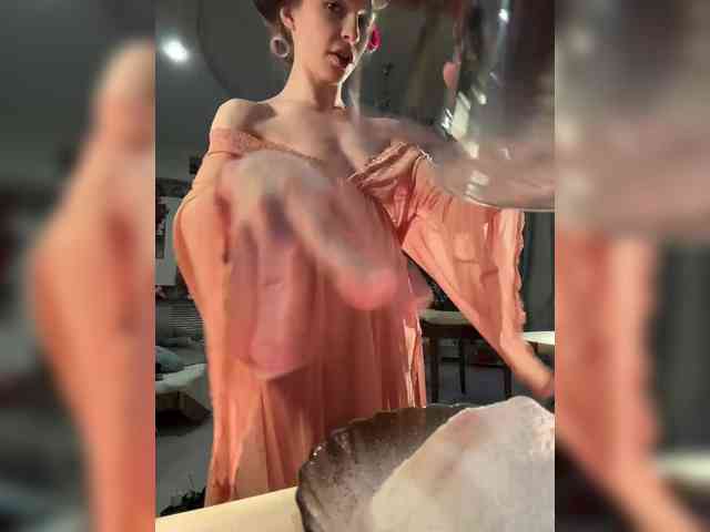 WednesdayFridayAddams webcam