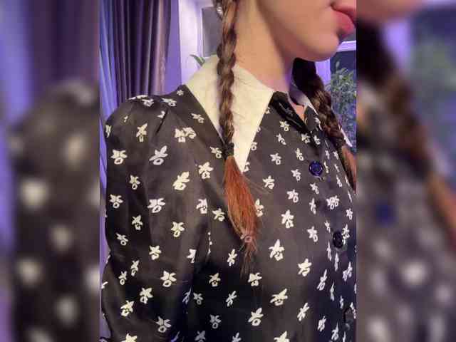 WednesdayFridayAddams webcam