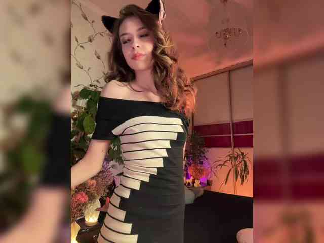 WednesdayFridayAddams webcam