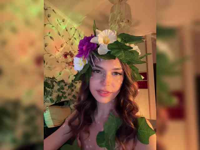 WednesdayFridayAddams webcam