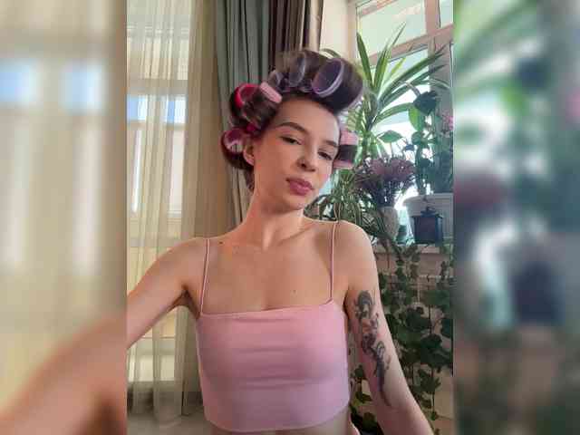 WednesdayFridayAddams webcam