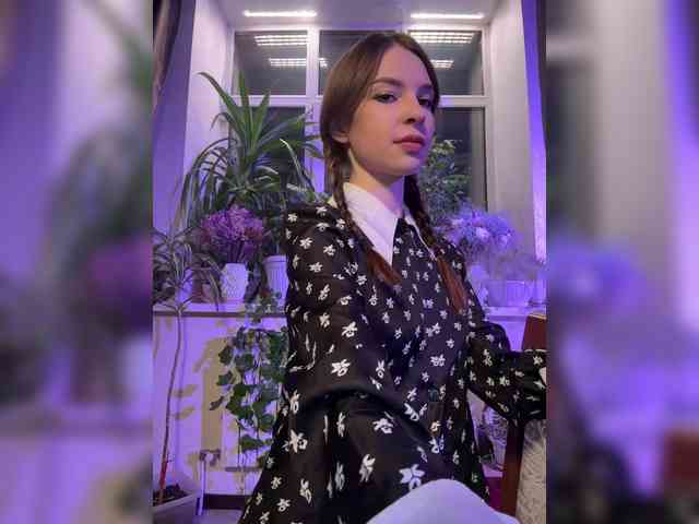 WednesdayFridayAddams webcam