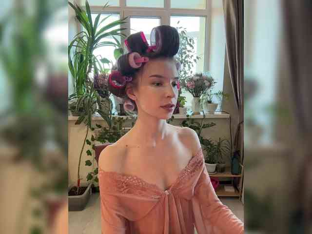 WednesdayFridayAddams webcam