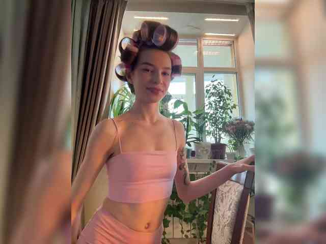 WednesdayFridayAddams webcam