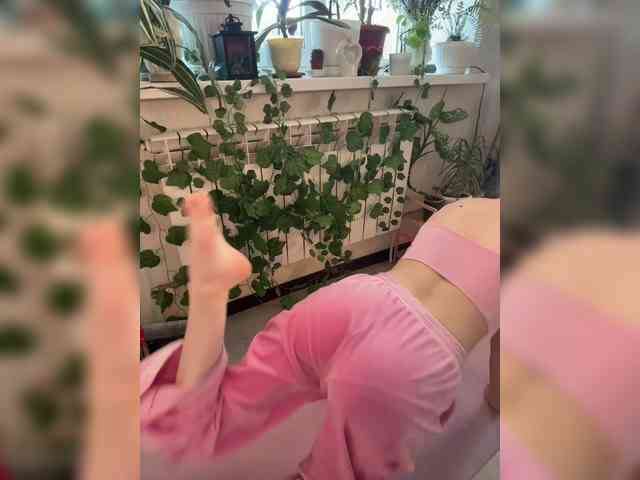 WednesdayFridayAddams webcam