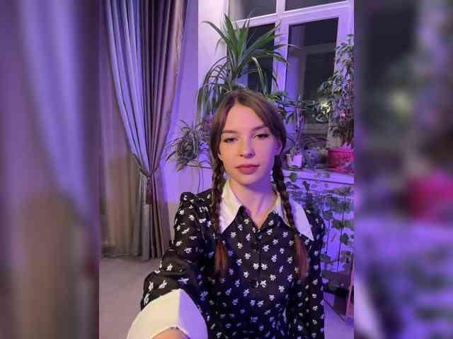 WednesdayFridayAddams webcam